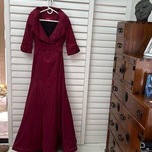 Donna Ricco Burgundy Formal Gown size 6